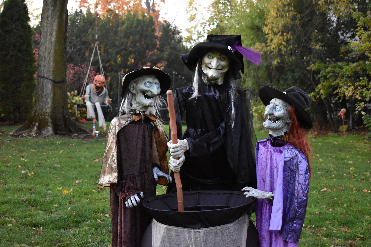 Halloween MustSees A spirited rivalry in Kenilworth, plus a haunted