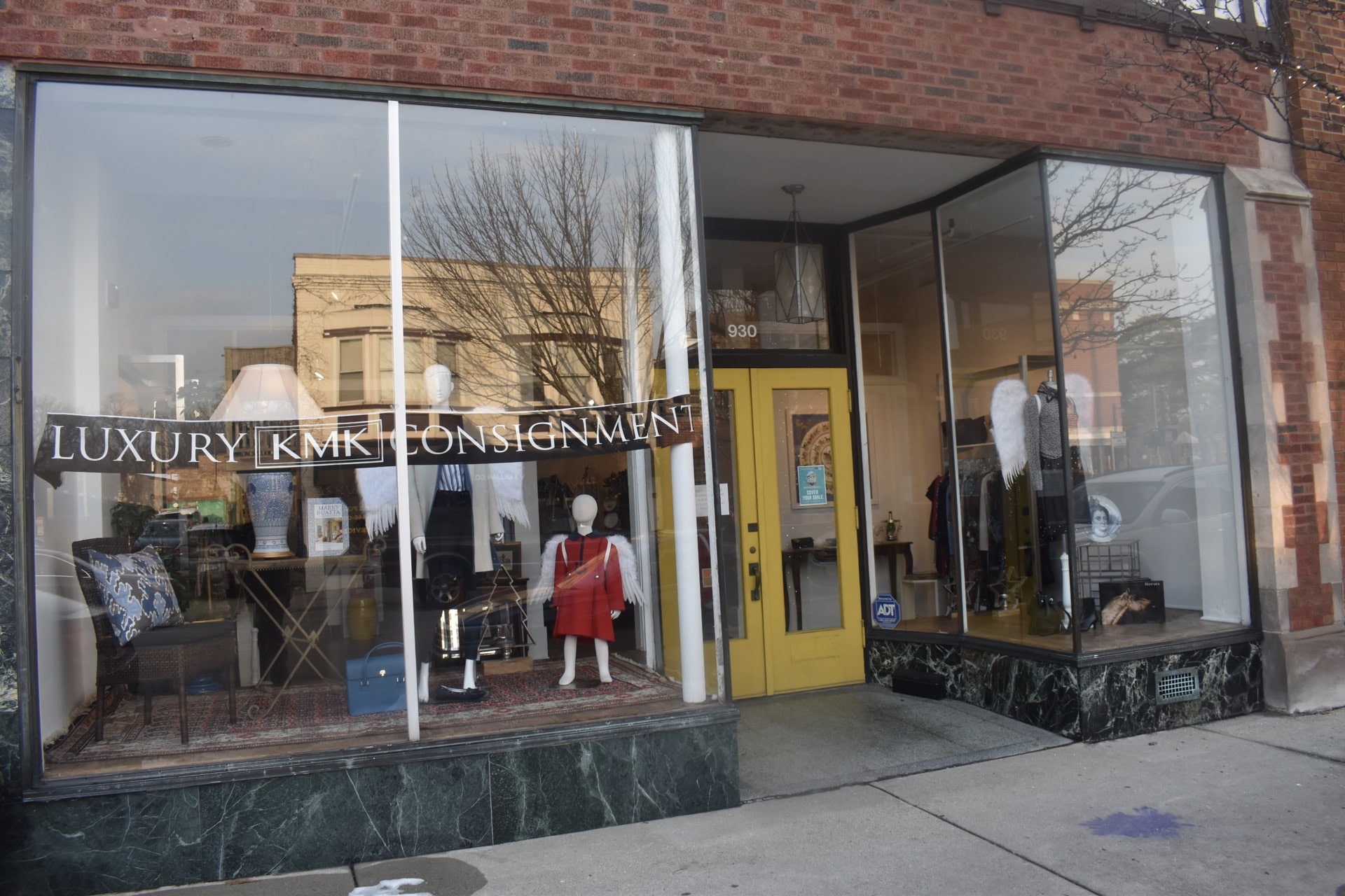 Winnetka consignment shop is now a permanent part of Hubbard Woods - The  Record