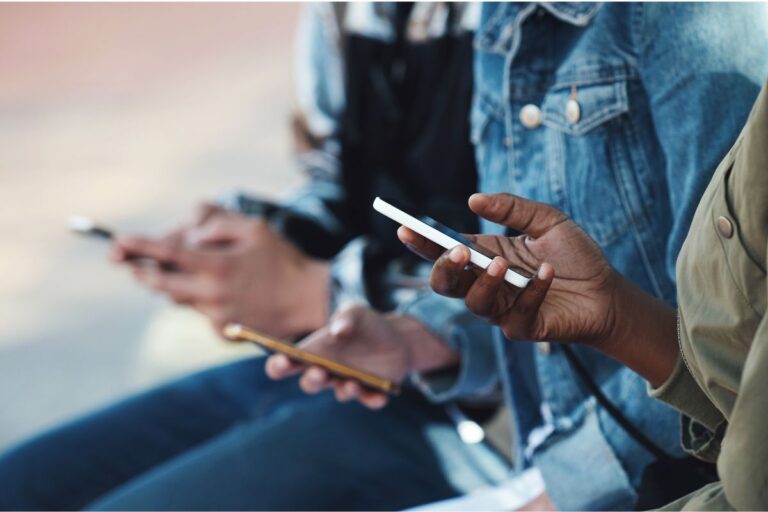 Highland Park High School Will Require Students To Stow Away Phones